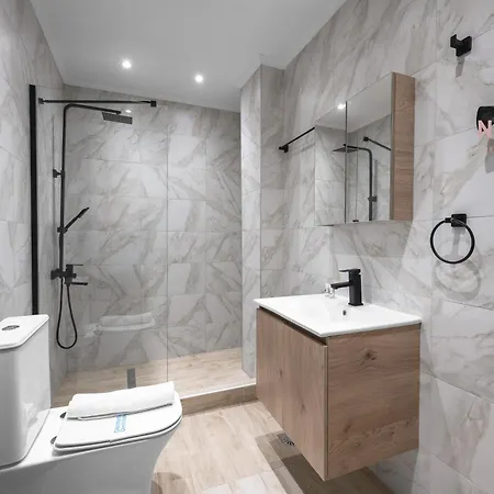 V1, Nilie Hospitality Mgmt Apartment *